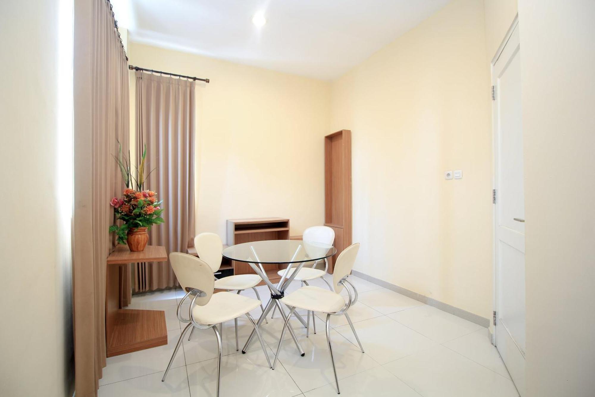 Super Oyo Capital O 175 K-60 Residence Σουραμπάγια Εξωτερικό φωτογραφία